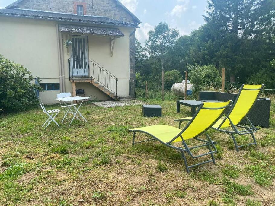Petite Maison En Auvergne Giat Buitenkant foto