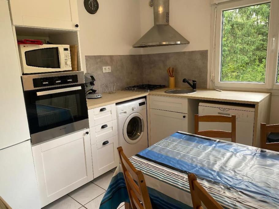 Petite Maison En Auvergne Giat Buitenkant foto