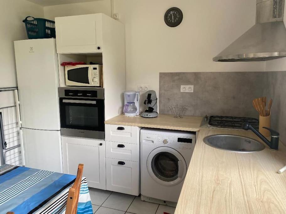 Petite Maison En Auvergne Giat Buitenkant foto