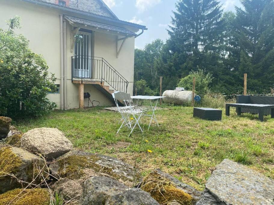 Petite Maison En Auvergne Giat Buitenkant foto