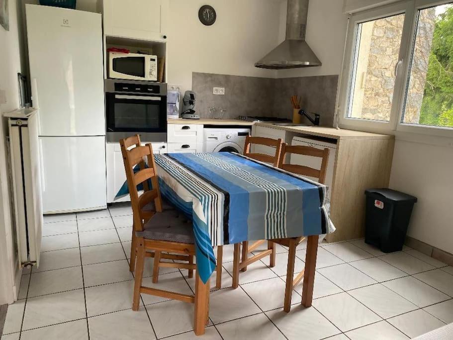 Petite Maison En Auvergne Giat Buitenkant foto